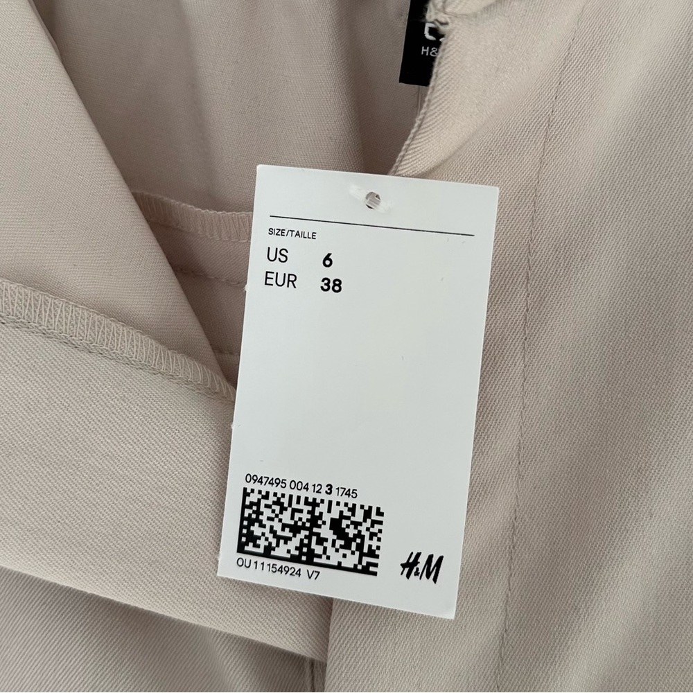 NWT H&M beige Bermuda shorts - Picture 5 of 5